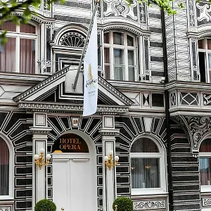 Opera 4* Munich